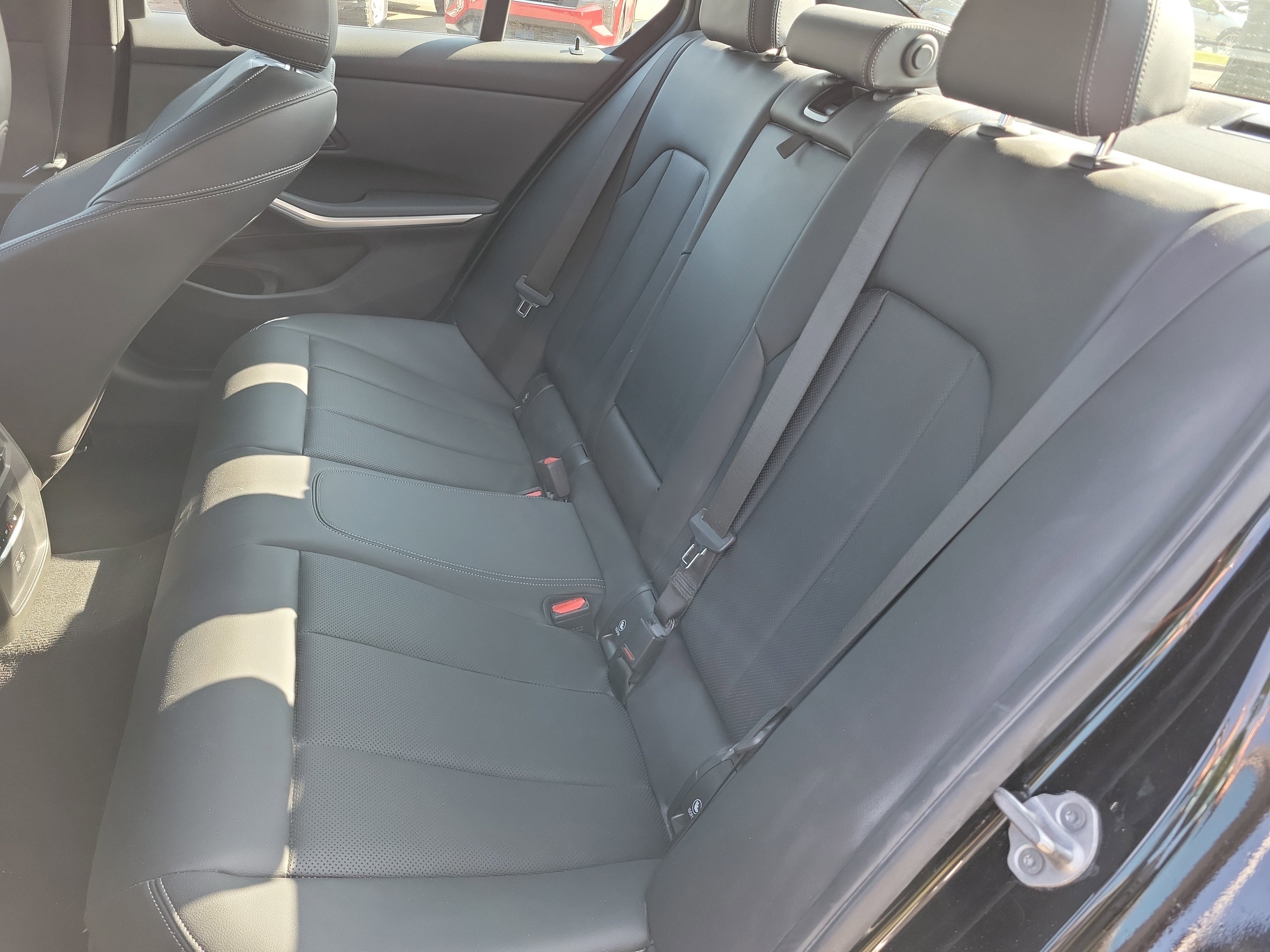 Used 2025 BMW 330i Sedan image 7