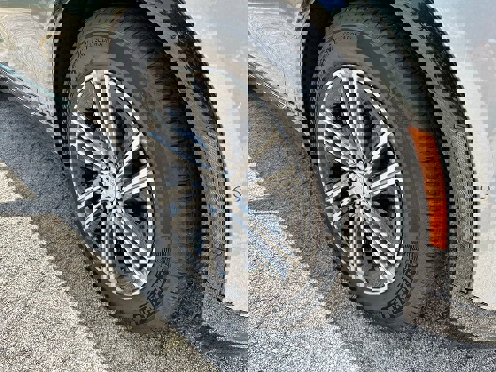 New 2025 Cadillac Lyriq Luxury image 33