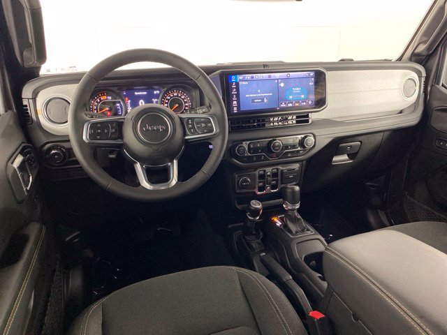 Used 2026 Jeep Wrangler Unlimited Sahara AWD/4WD image 22