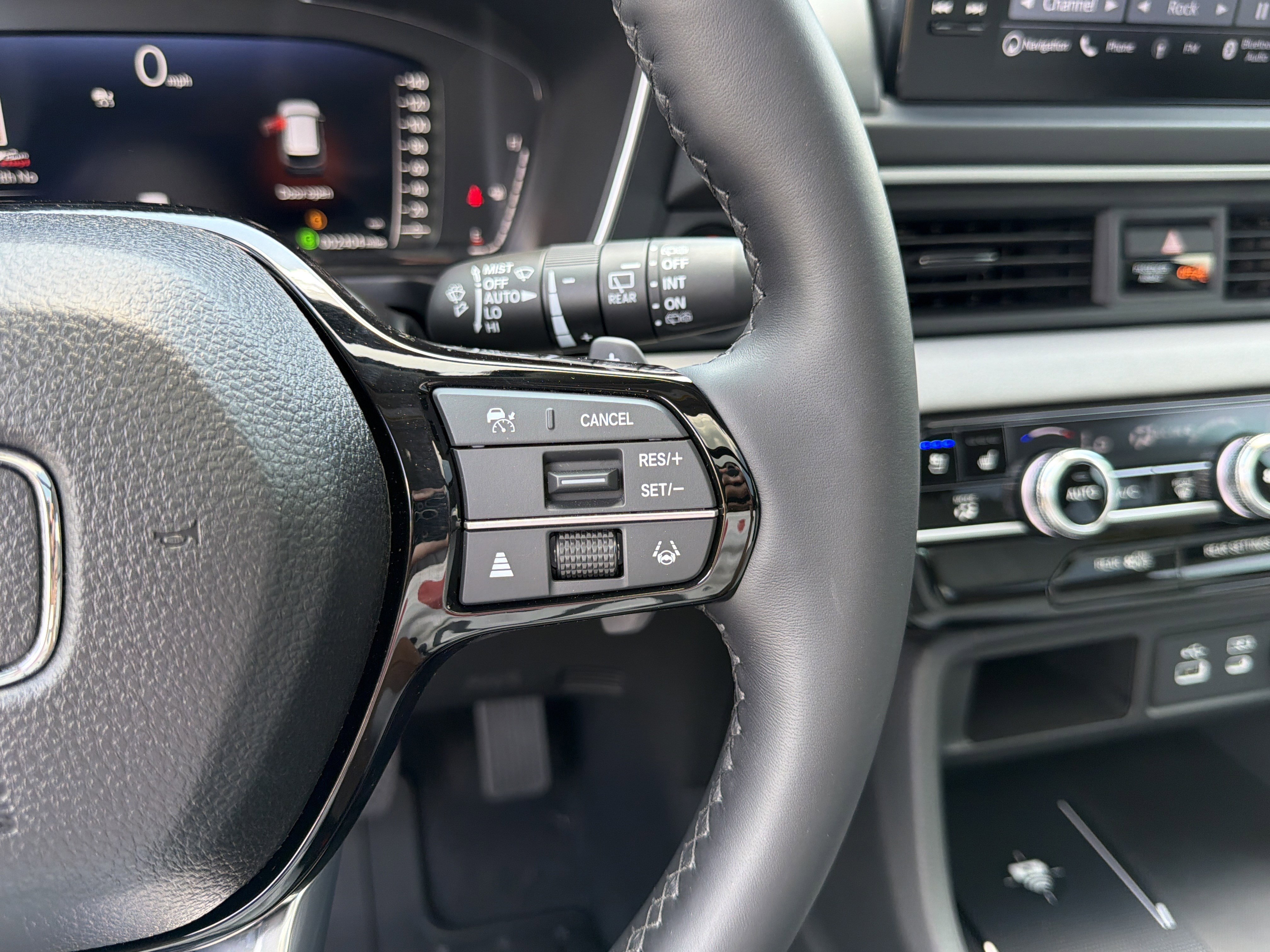 Used 2025 Honda Pilot Elite image 26