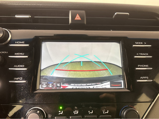 Used 2018 Toyota Camry LE image 32