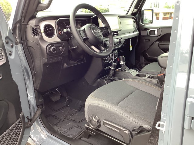 New 2026 Jeep Gladiator Sport AWD/4WD image 7