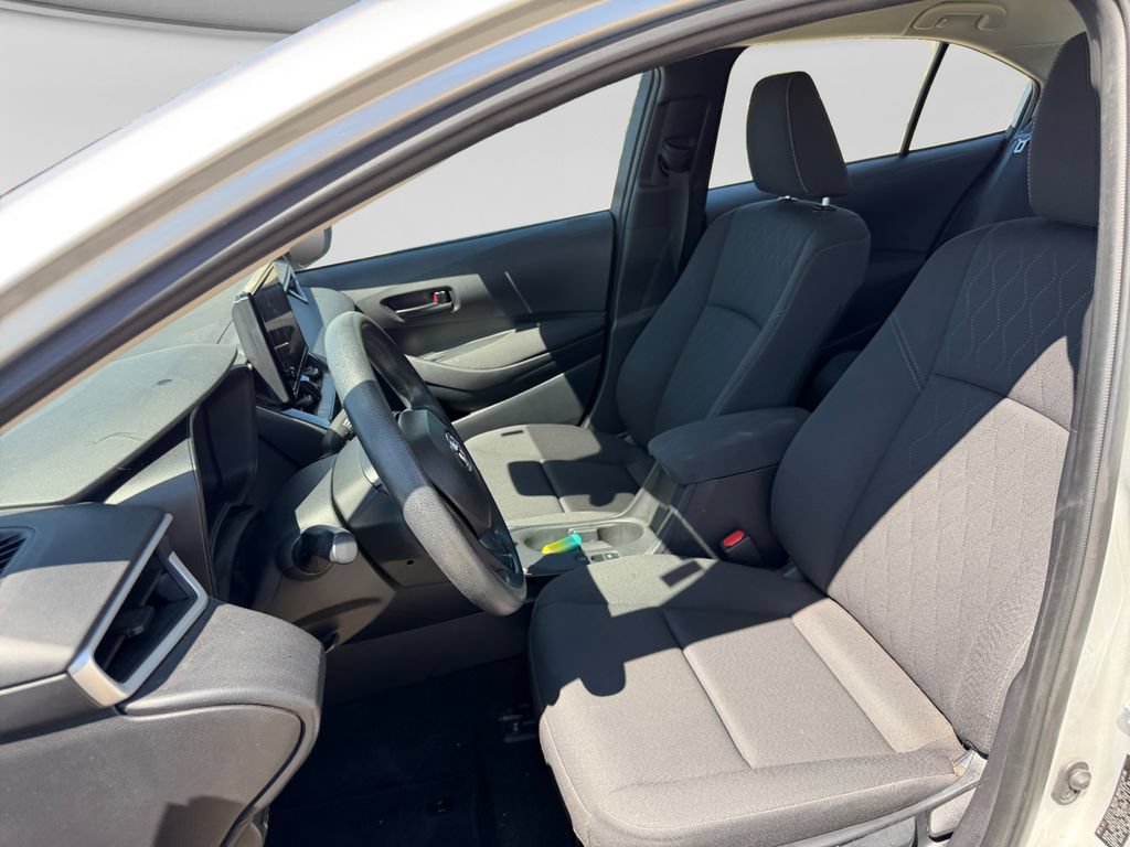 Used 2025 Toyota Corolla LE FWD image 26