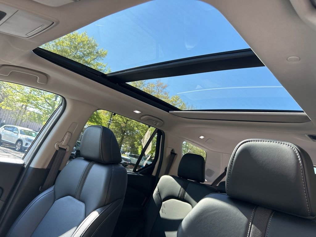 Used 2025 Honda Pilot Touring image 6