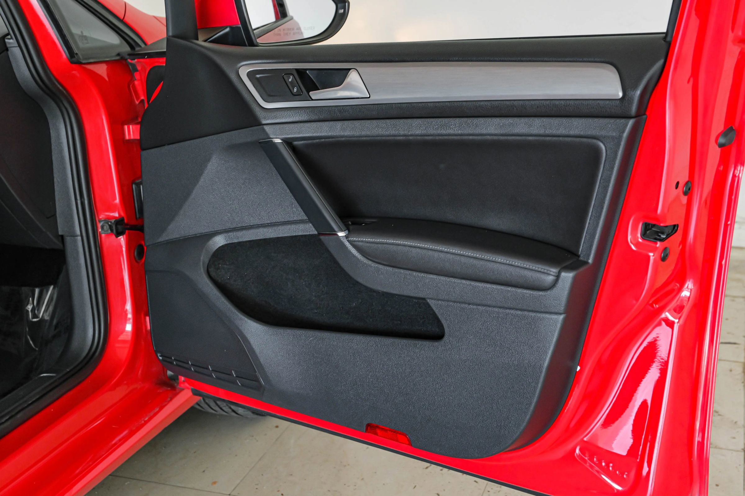 Used 2015 Volkswagen Golf SE image 36