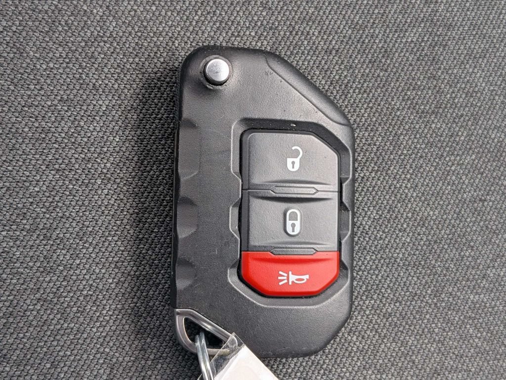 Used 2025 Jeep Gladiator Sport AWD/4WD image 28