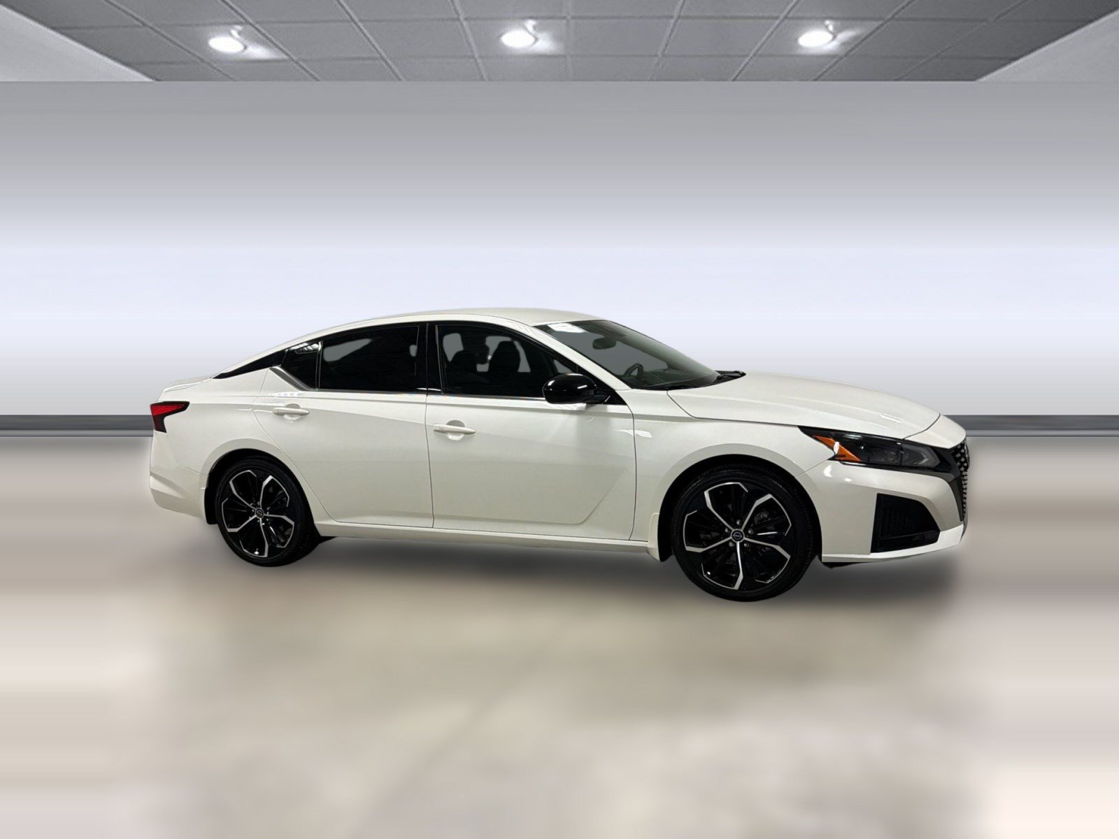 Used 2024 Nissan Altima 2.5 SR FWD image 7