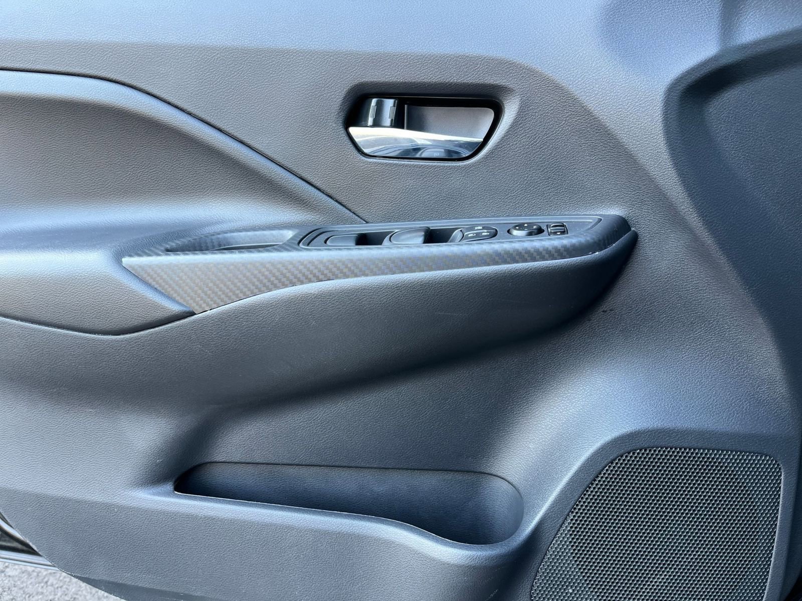 Used 2025 Nissan Versa SV image 18