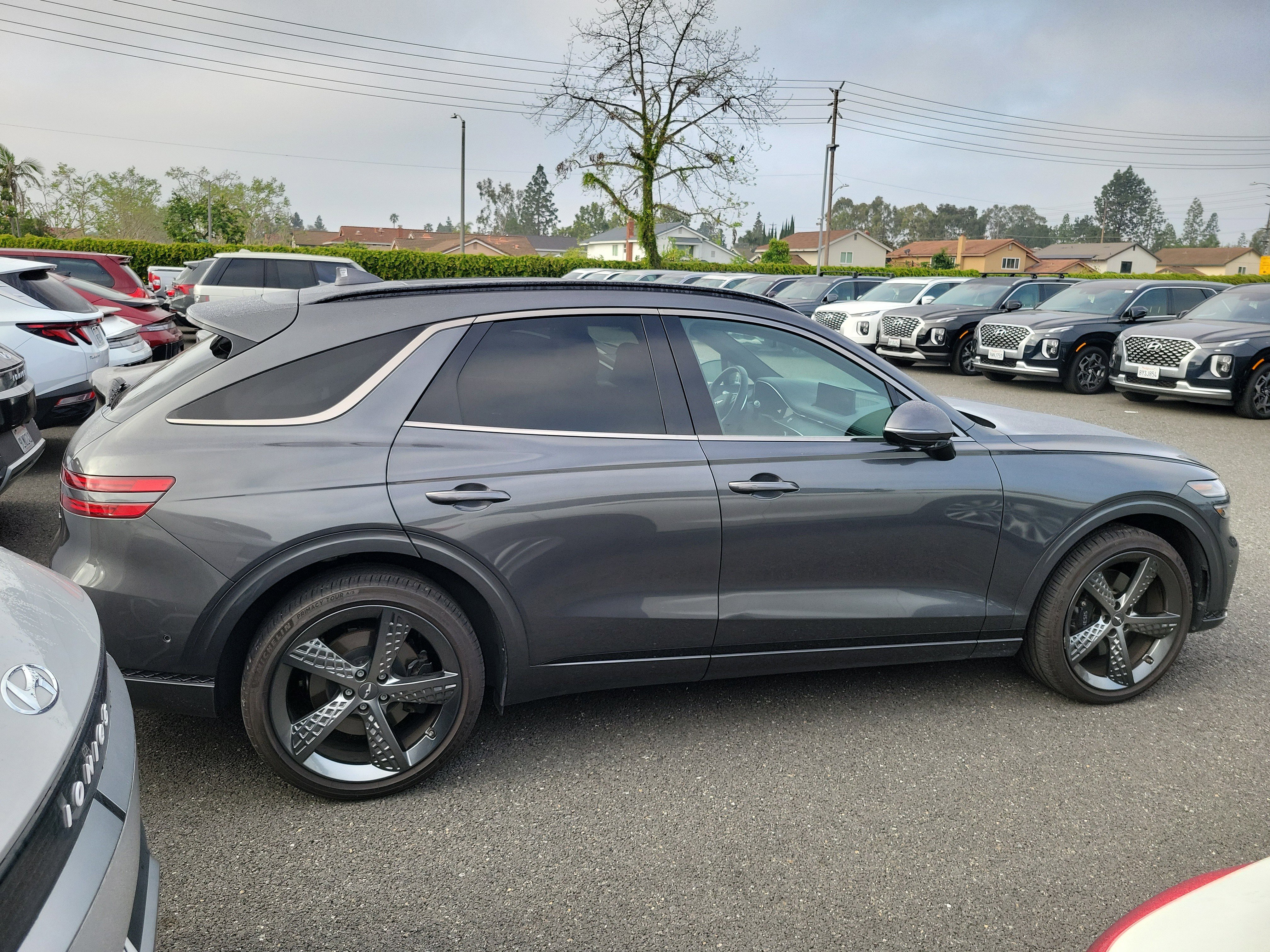 Certified 2023 Genesis GV70 2.5T w/ Sport Prestige Package image 5