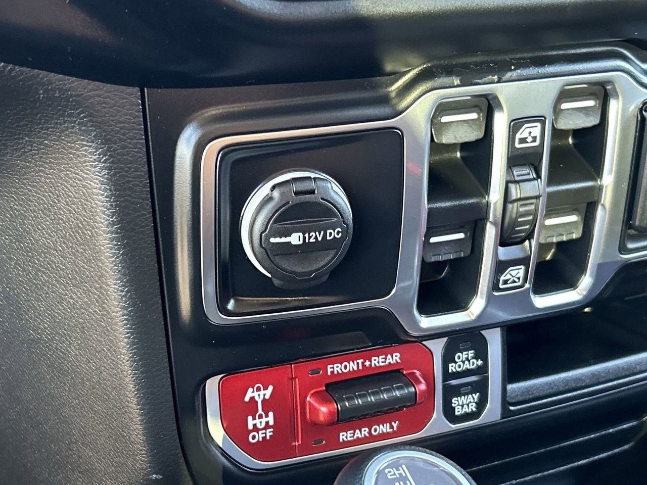 Used 2023 Jeep Gladiator Rubicon w/ Trailer Tow Package image 25