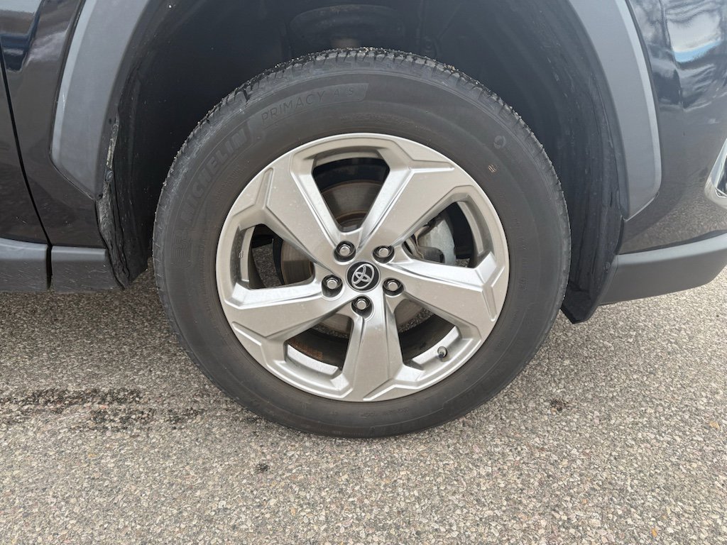 Used 2019 Toyota RAV4 Limited AWD/4WD image 23
