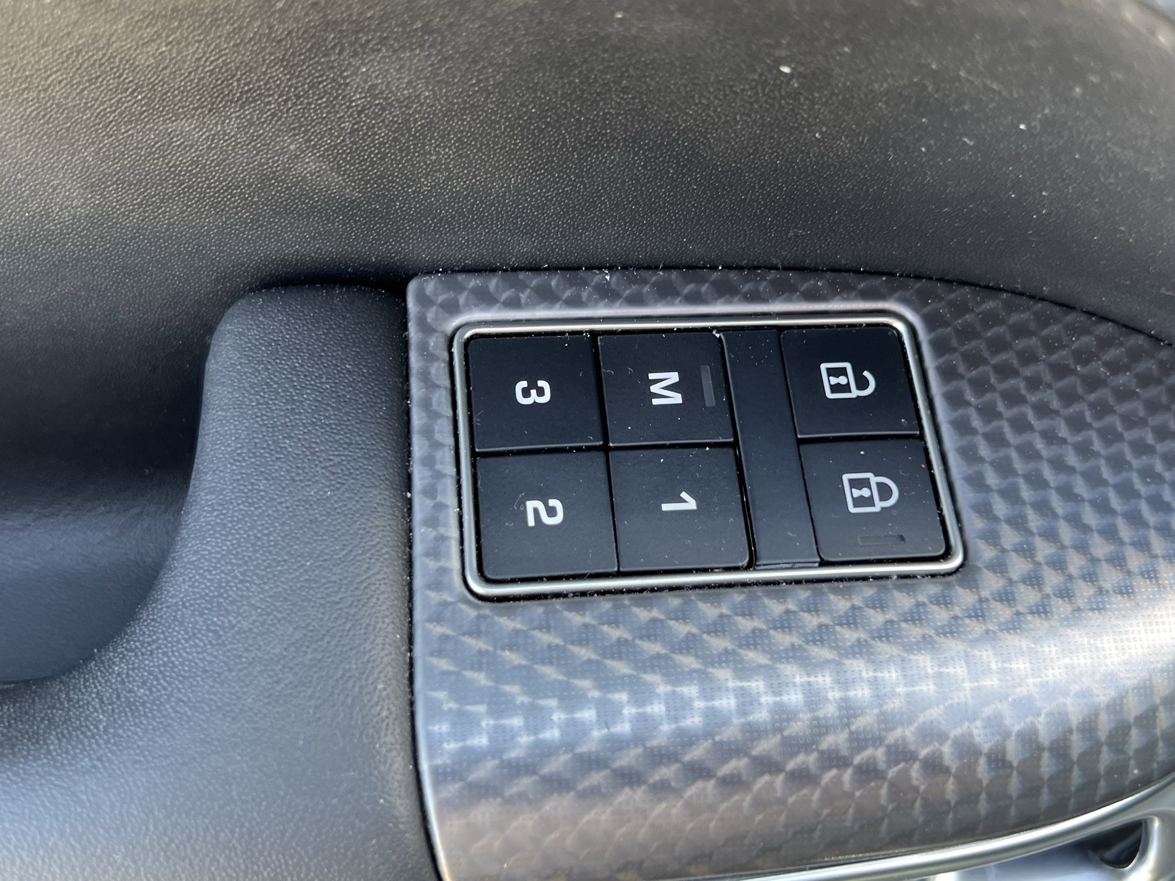 Used 2022 Land Rover Range Rover Sport HST image 15