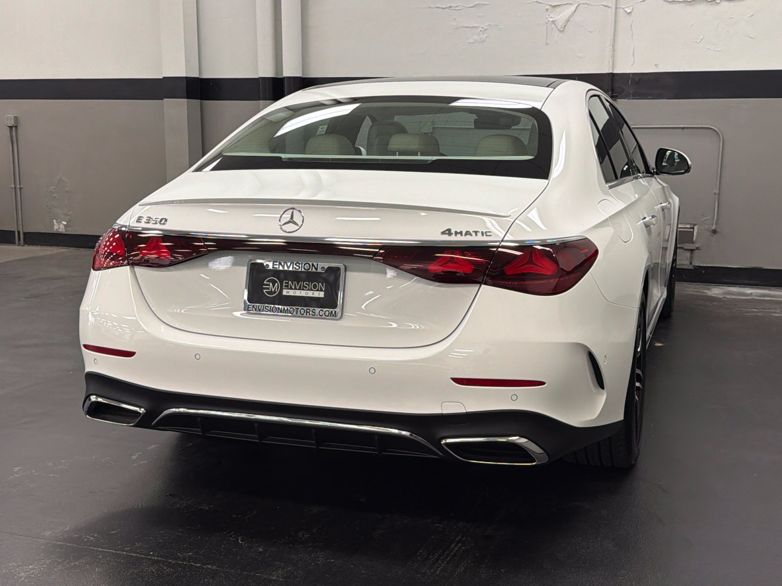 Used 2024 Mercedes-Benz E 350 4MATIC Sedan image 12