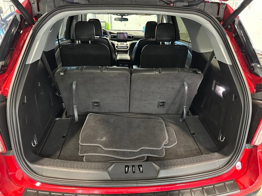 Used 2023 Ford Explorer XLT w/ Equipment Group 202A image 28