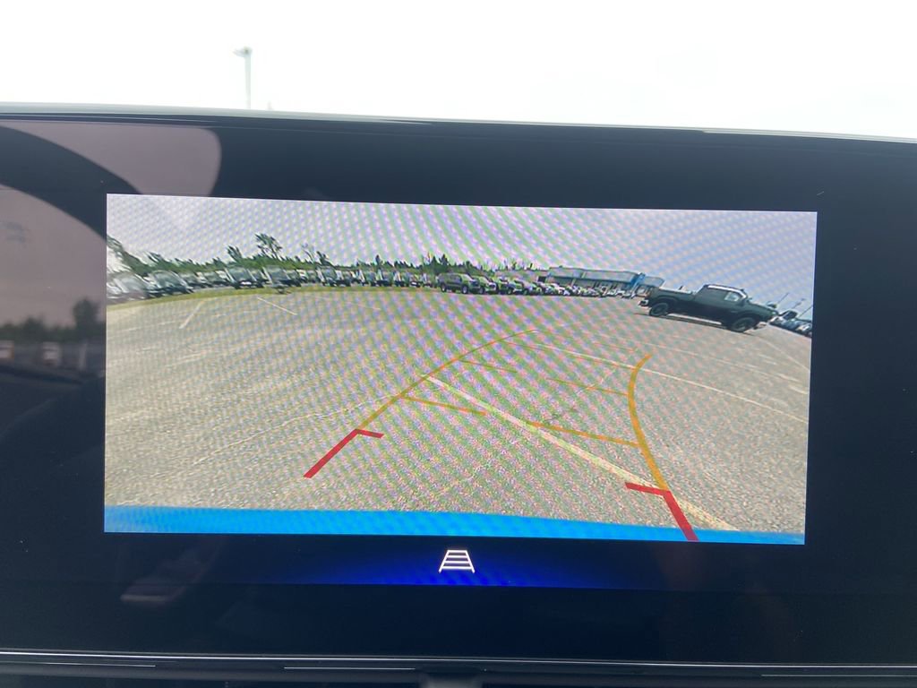 New 2025 Chevrolet Trax RS w/ Driver Confidence Package image 6