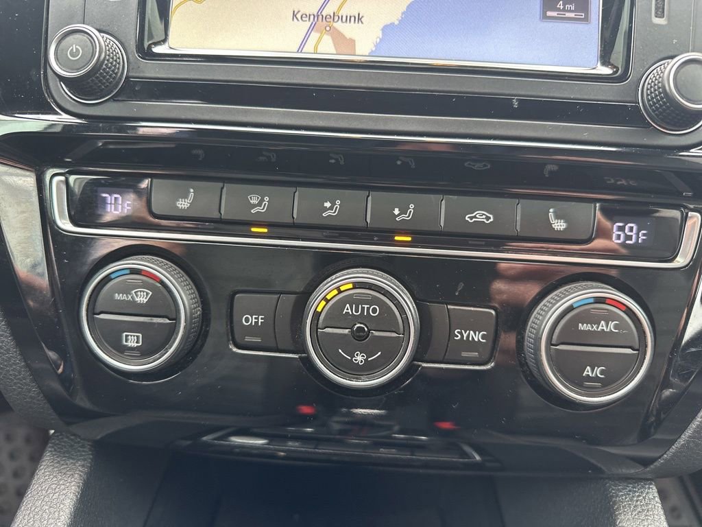 Used 2017 Volkswagen Jetta GLI FWD image 24