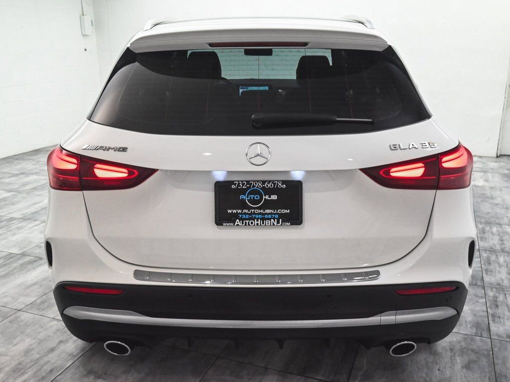 Used 2024 Mercedes-Benz GLA 35 AMG 4MATIC image 5