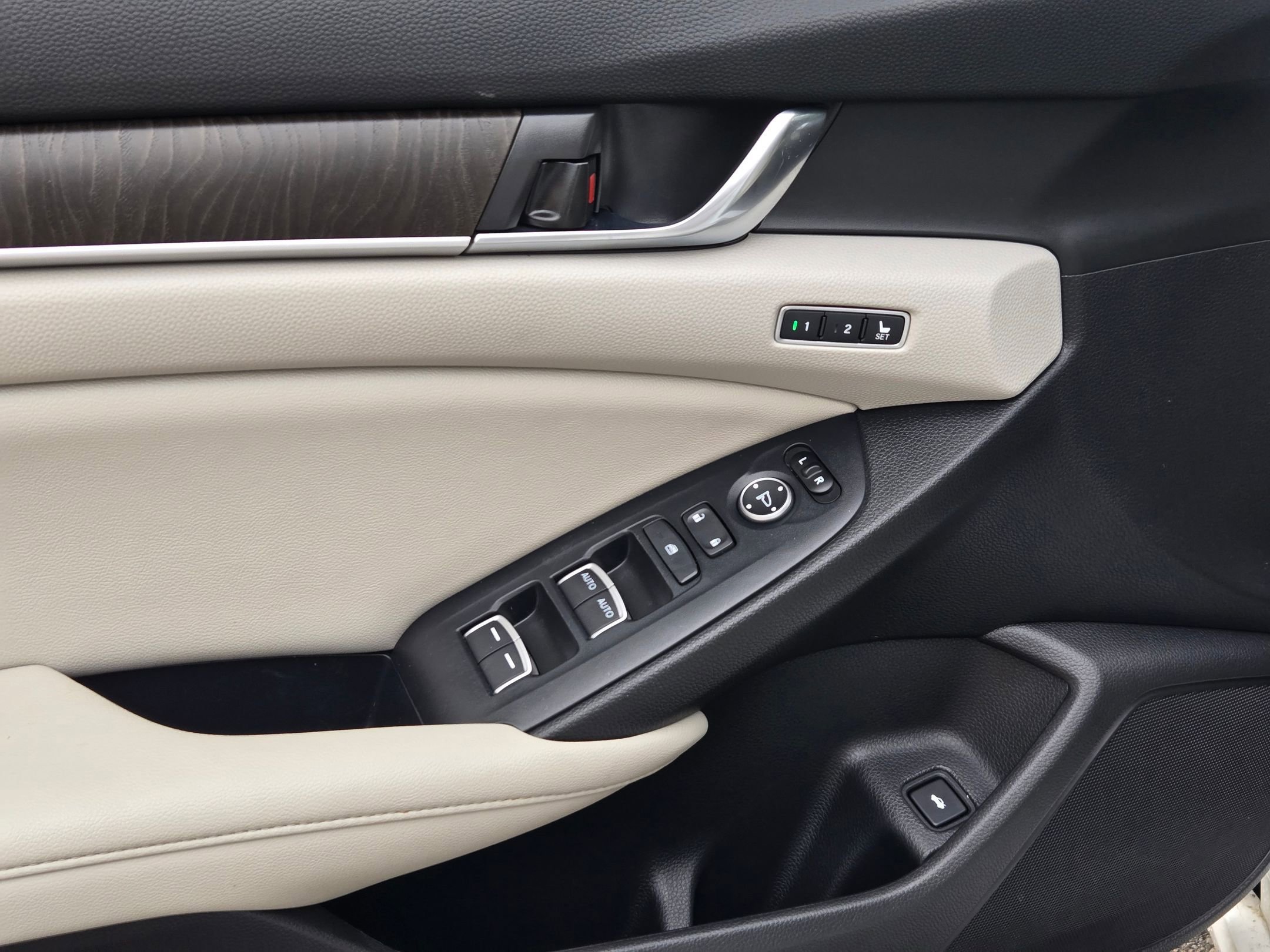 Certified 2021 Honda Accord EX-L image 10