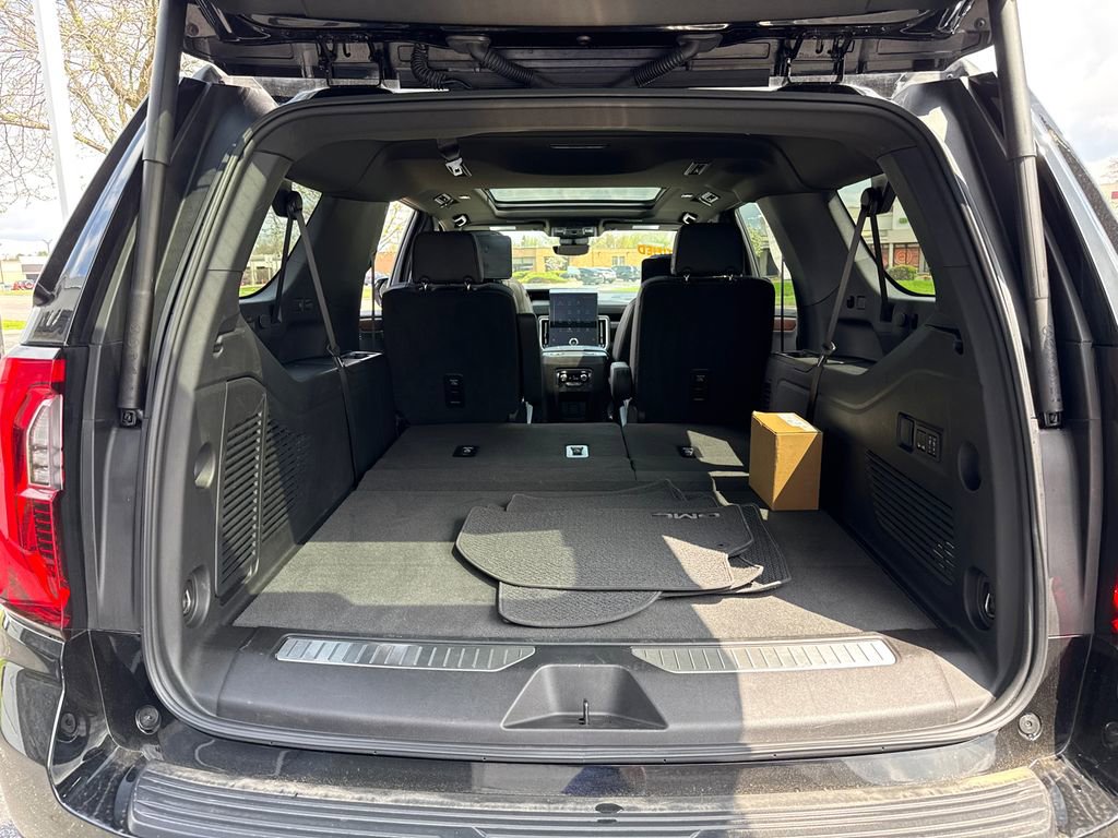 Certified 2025 GMC Yukon XL Denali w/ Denali Reserve Package image 34