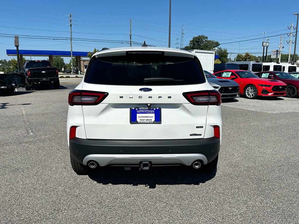New 2025 Ford Escape SE w/ Class II Trailer Tow Package image 15