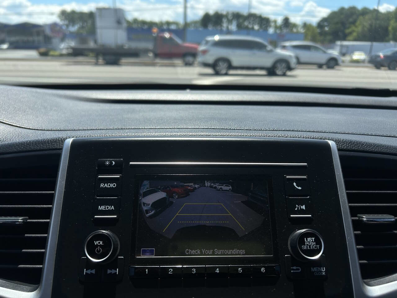 Used 2019 Honda Pilot LX image 12
