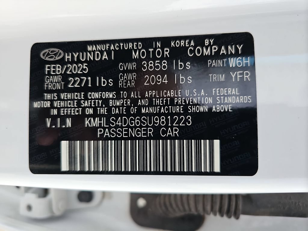 Used 2025 Hyundai Elantra SEL FWD image 26