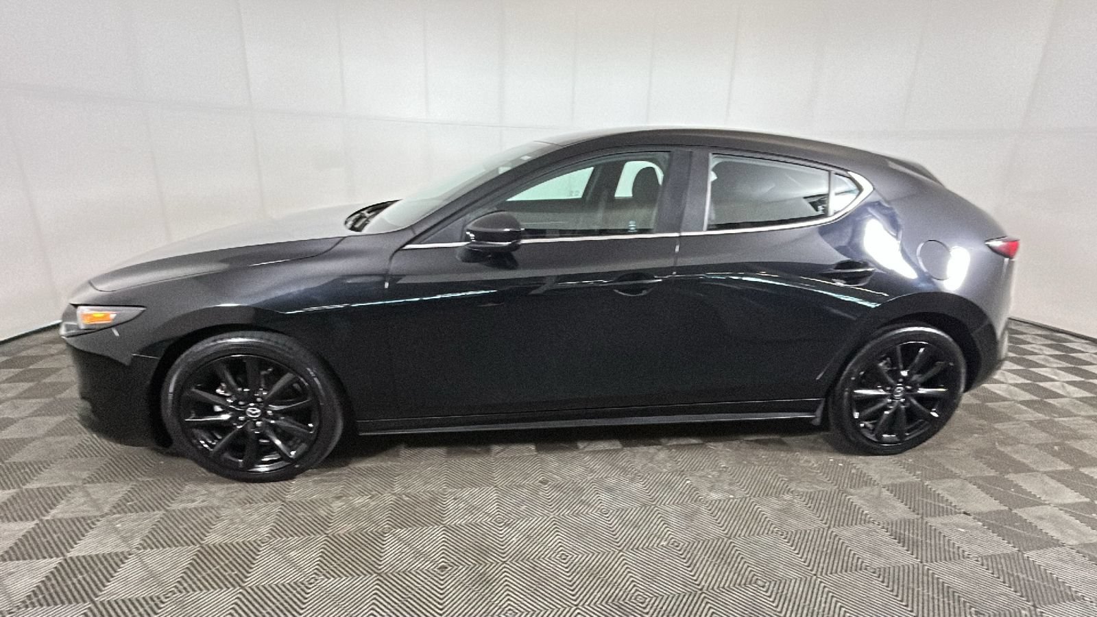 Used 2025 MAZDA MAZDA3 s Sport FWD image 6