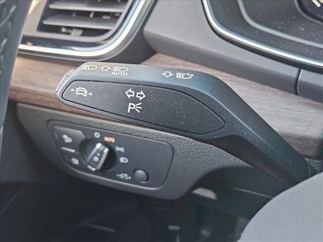 Used 2025 Audi Q5 e Premium Plus w/ Premium Plus Package image 16