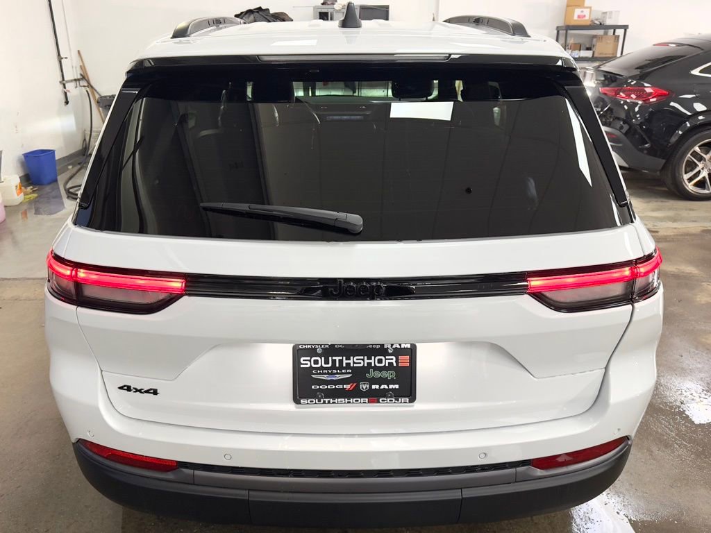 New 2026 Jeep Grand Cherokee Limited w/ Limited Altitude Package image 6