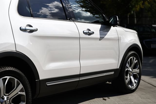 Used 2018 Ford Explorer Platinum AWD/4WD image 8