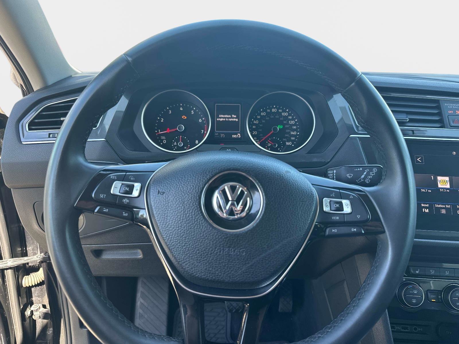 Used 2020 Volkswagen Tiguan SE image 24