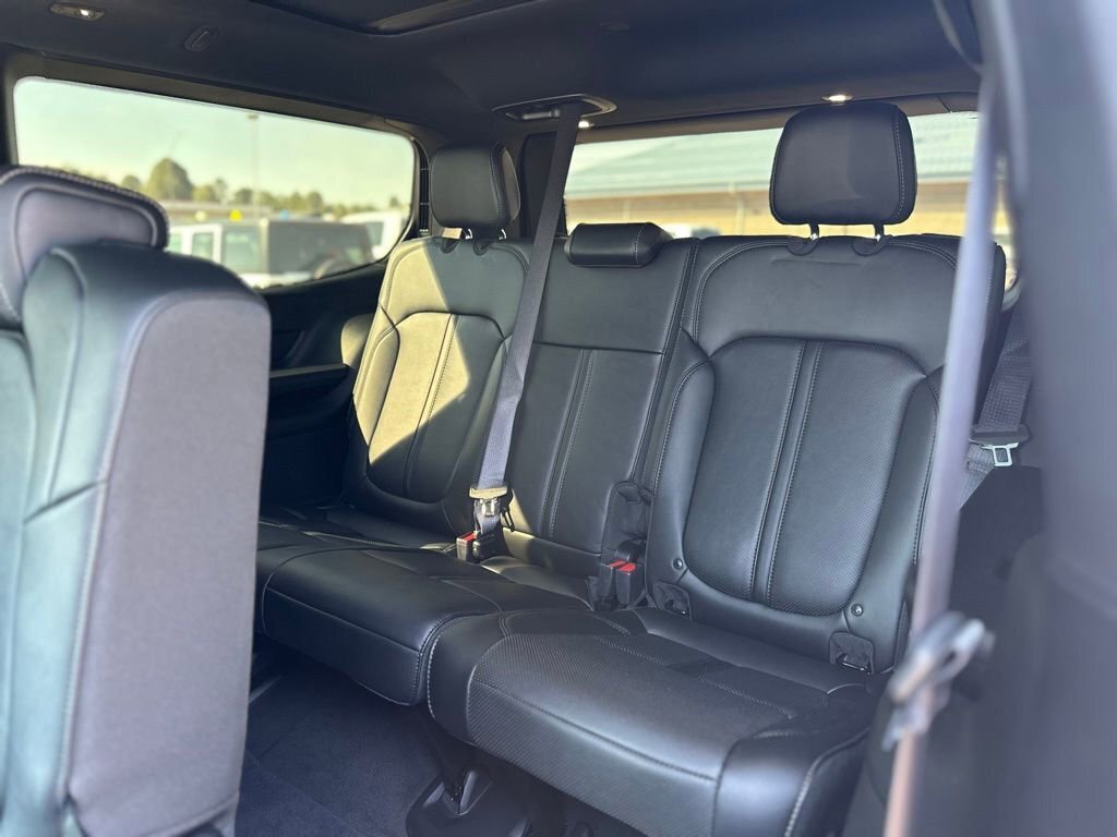 New 2025 Jeep Wagoneer Series III w/ Premium Group I image 32