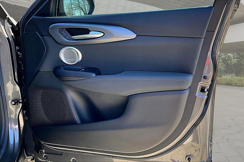 Used 2024 Alfa Romeo Tonale Ti image 36