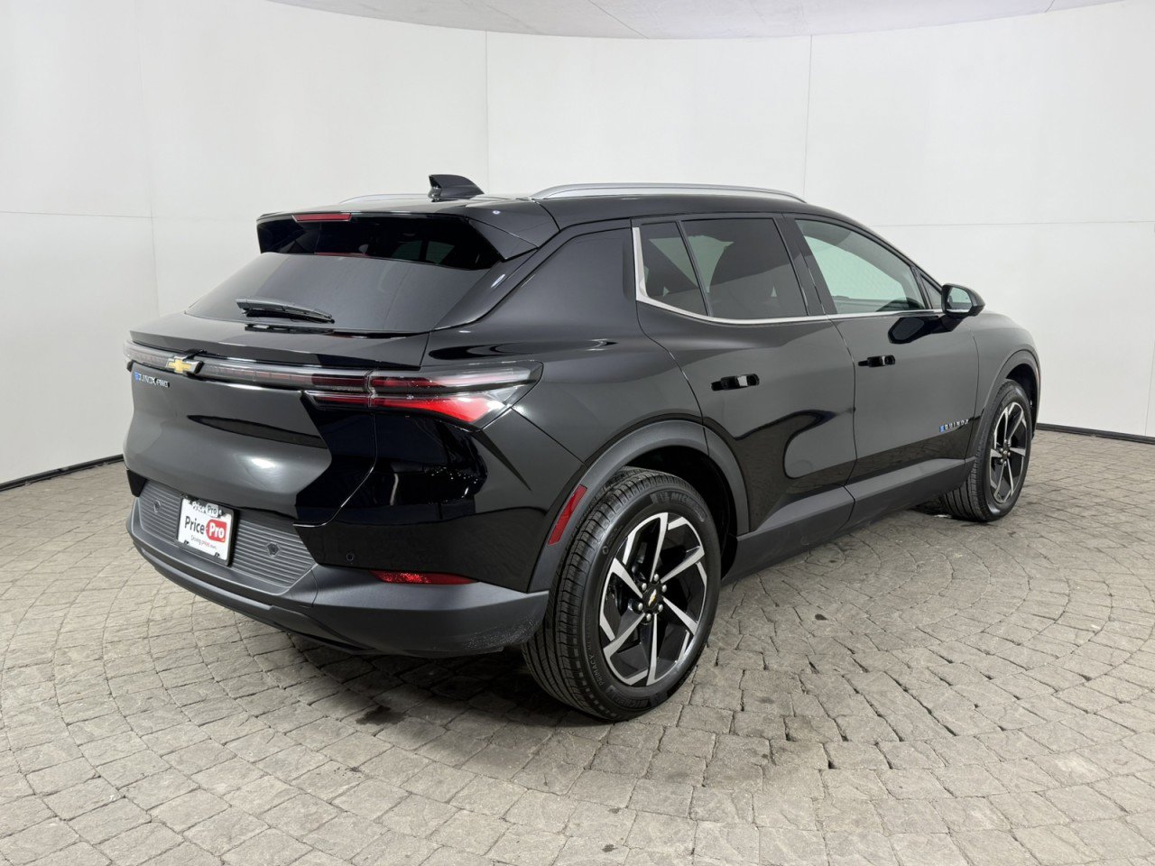 Used 2026 Chevrolet Equinox EV LT image 7