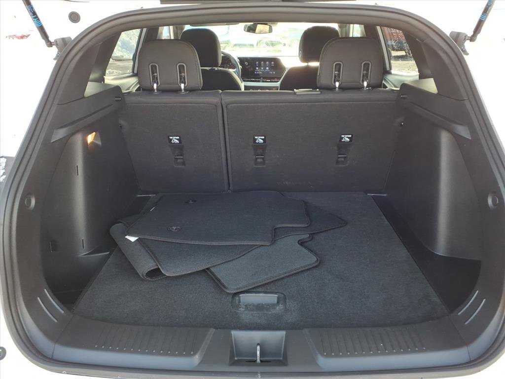 Used 2024 Chevrolet Trax RS w/ Driver Confidence Package image 28