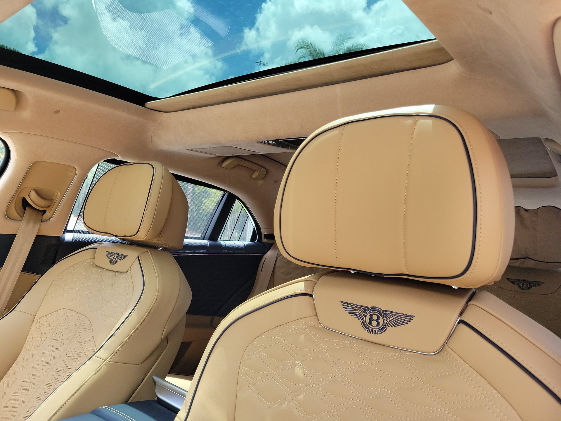 Used 2025 Bentley Flying Spur Plug-In Hybrid AWD/4WD image 54