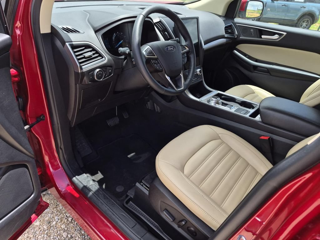 Used 2024 Ford Edge SEL AWD/4WD image 13