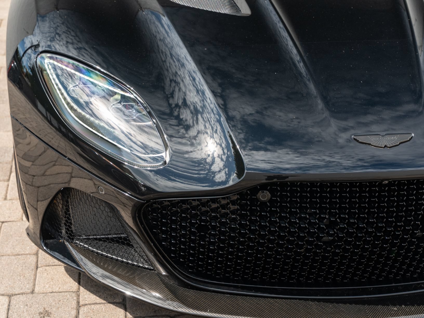 Used 2023 Aston Martin DBS Superleggera Volante RWD image 20