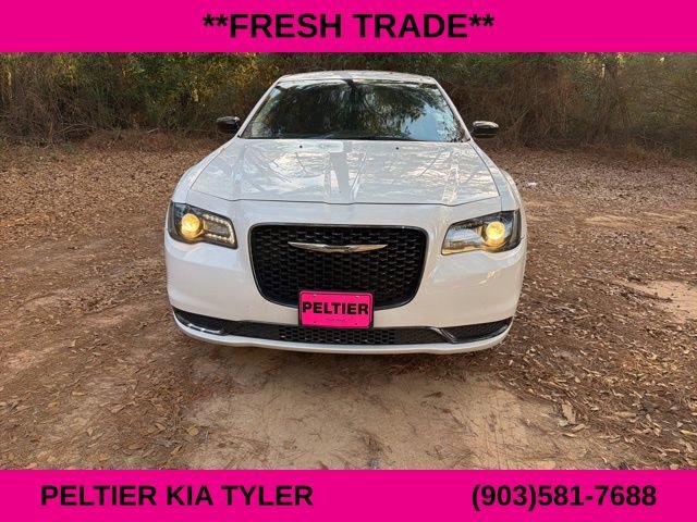 Used 2019 Chrysler 300 Touring w/ Sport Appearance Package image 2
