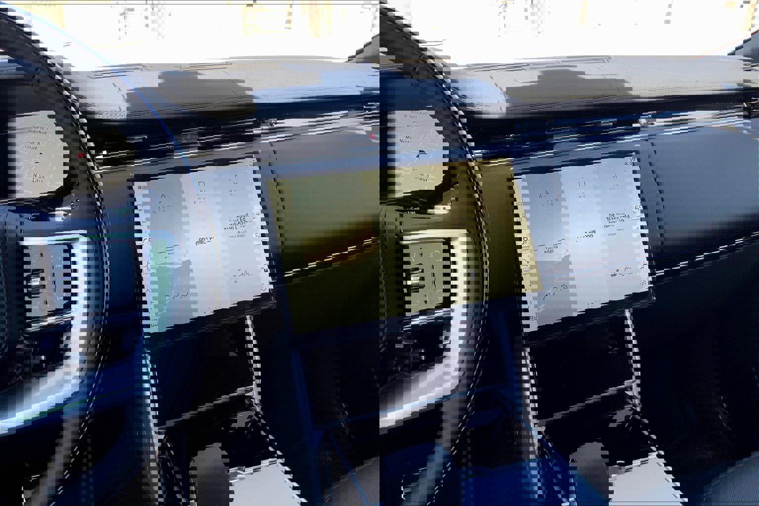 New 2025 Land Rover Range Rover Long Wheelbase SE image 8