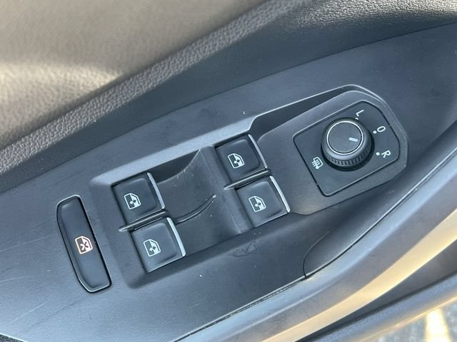 Used 2025 Volkswagen Jetta Sport FWD image 29