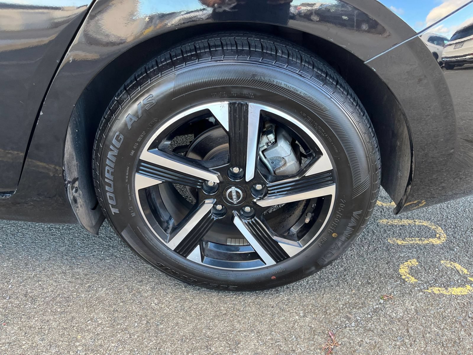 Used 2025 Nissan Sentra SV FWD image 27