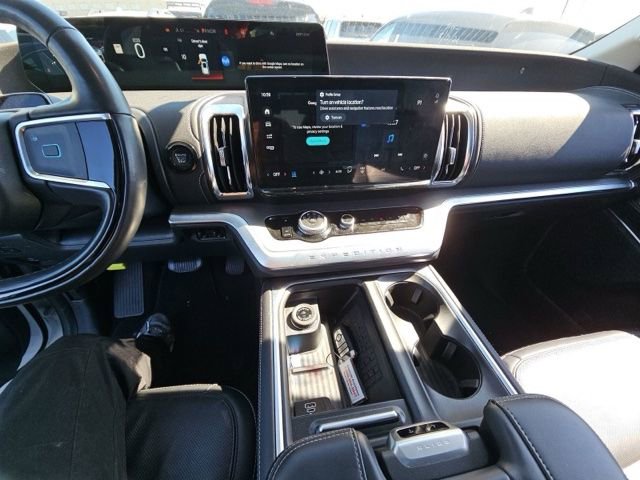 Used 2025 Ford Expedition Max Platinum AWD/4WD image 11