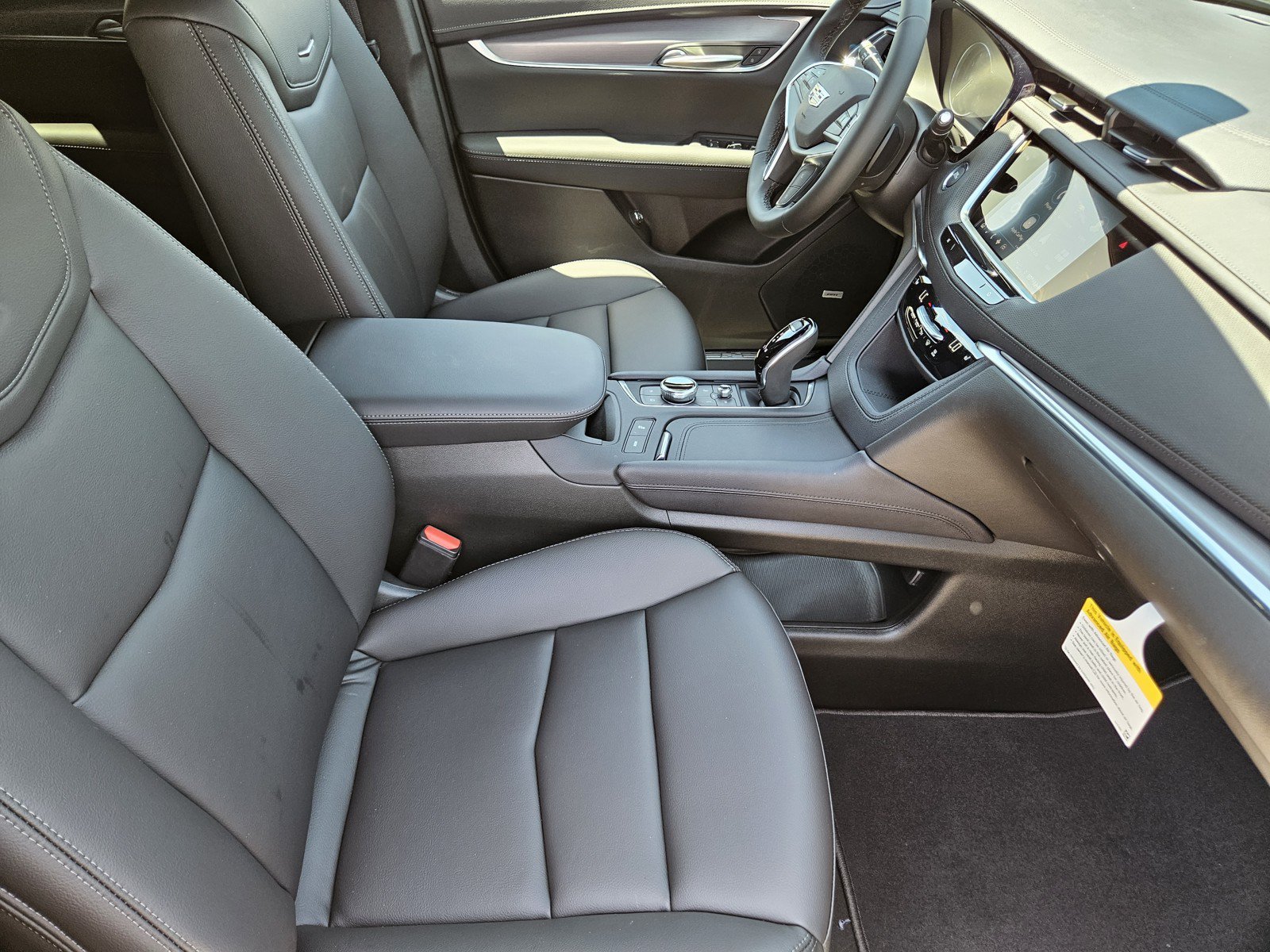 New 2026 Cadillac XT5 Luxury FWD image 10