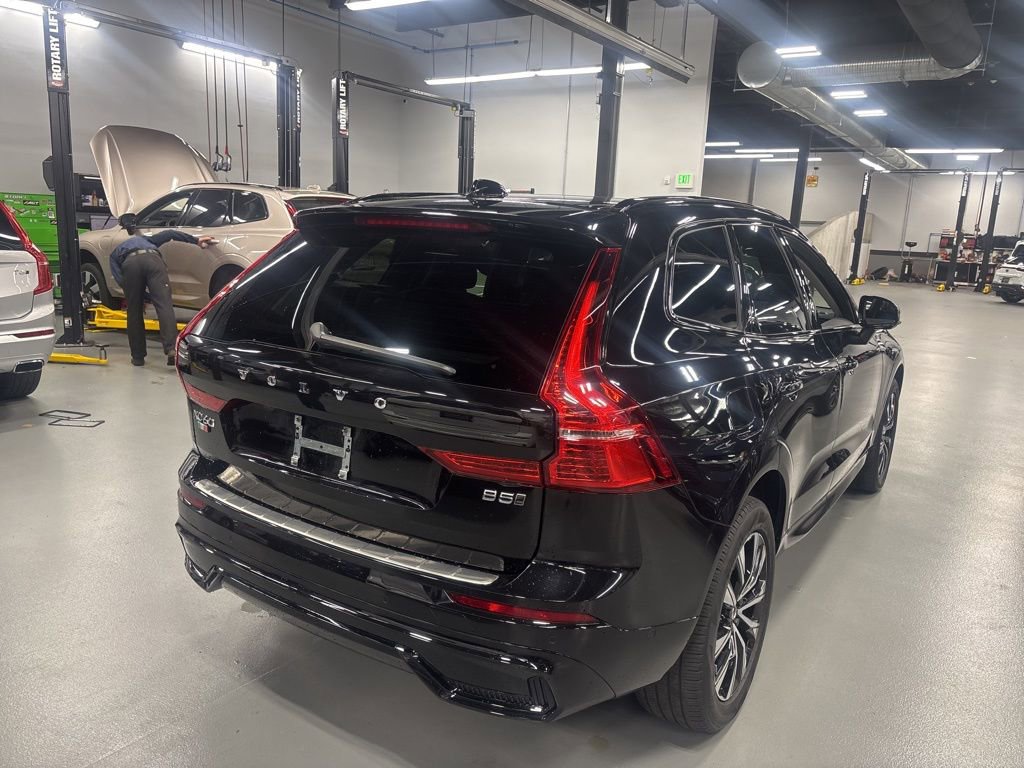 Used 2024 Volvo XC60 B5 Plus w/ Protection Package Premier image 2