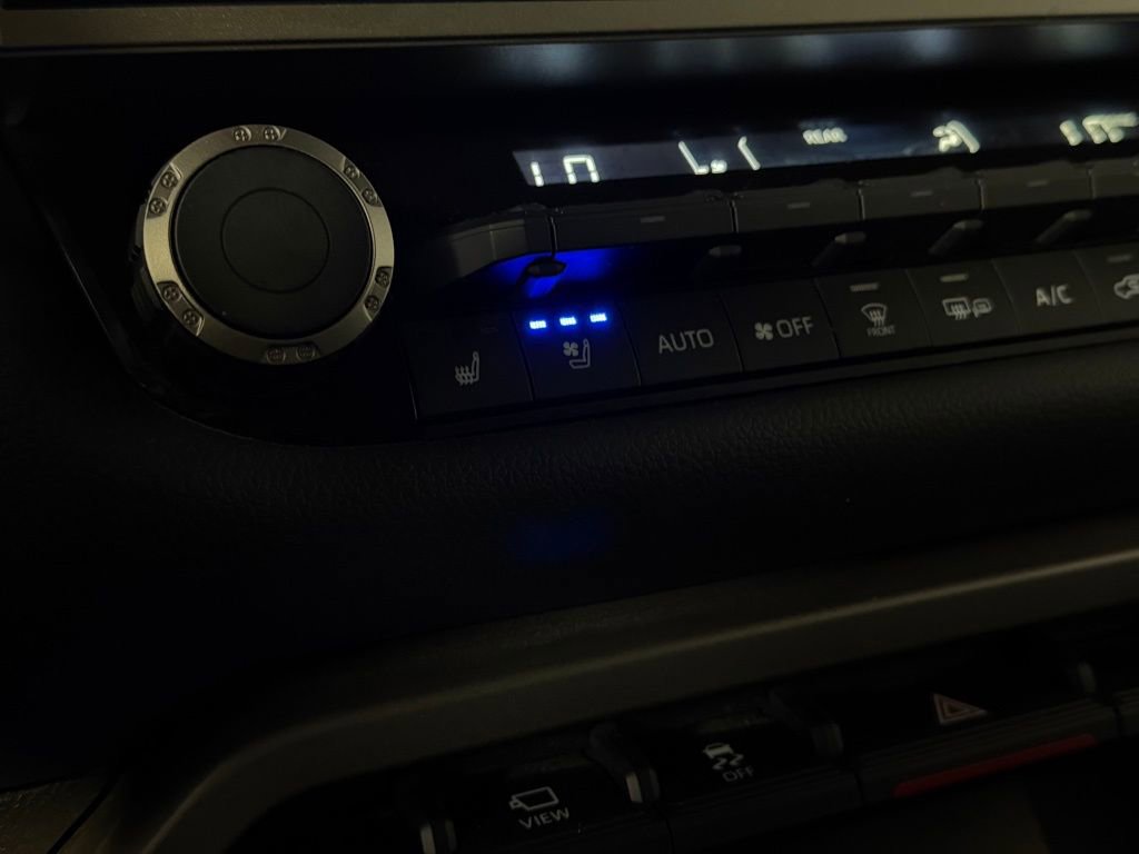 Used 2025 Toyota Sequoia Limited w/ Nightshade Package AWD/4WD image 19