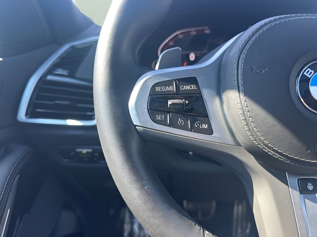 Used 2023 BMW X5 xDrive40i w/ M Sport Package image 16