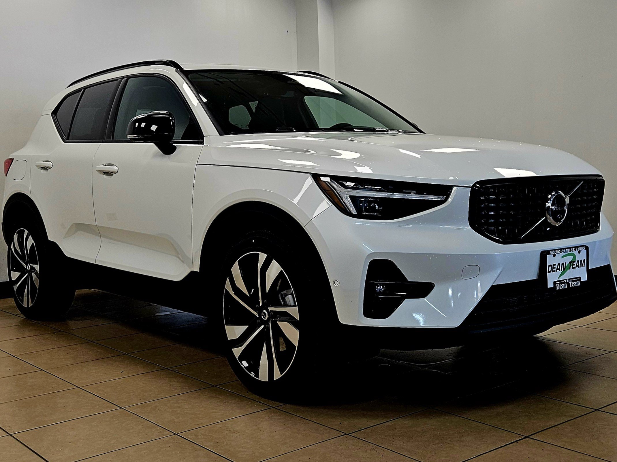 New 2026 Volvo XC40 B5 Ultra w/ Climate Package AWD/4WD image 3