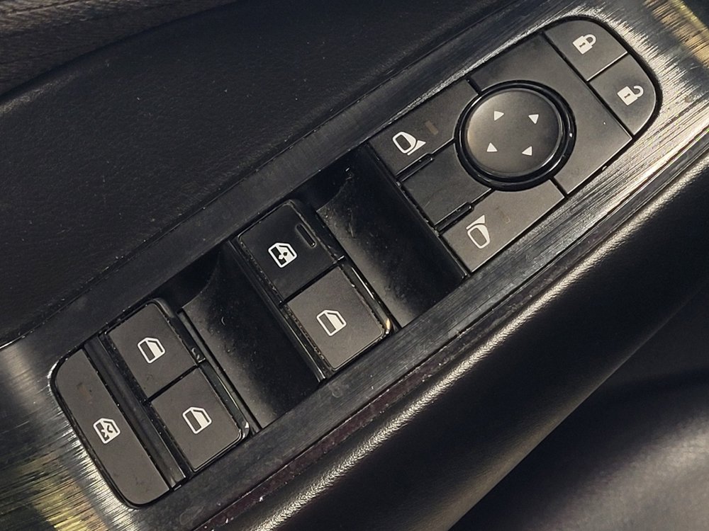 Used 2023 Nissan Rogue S FWD image 27