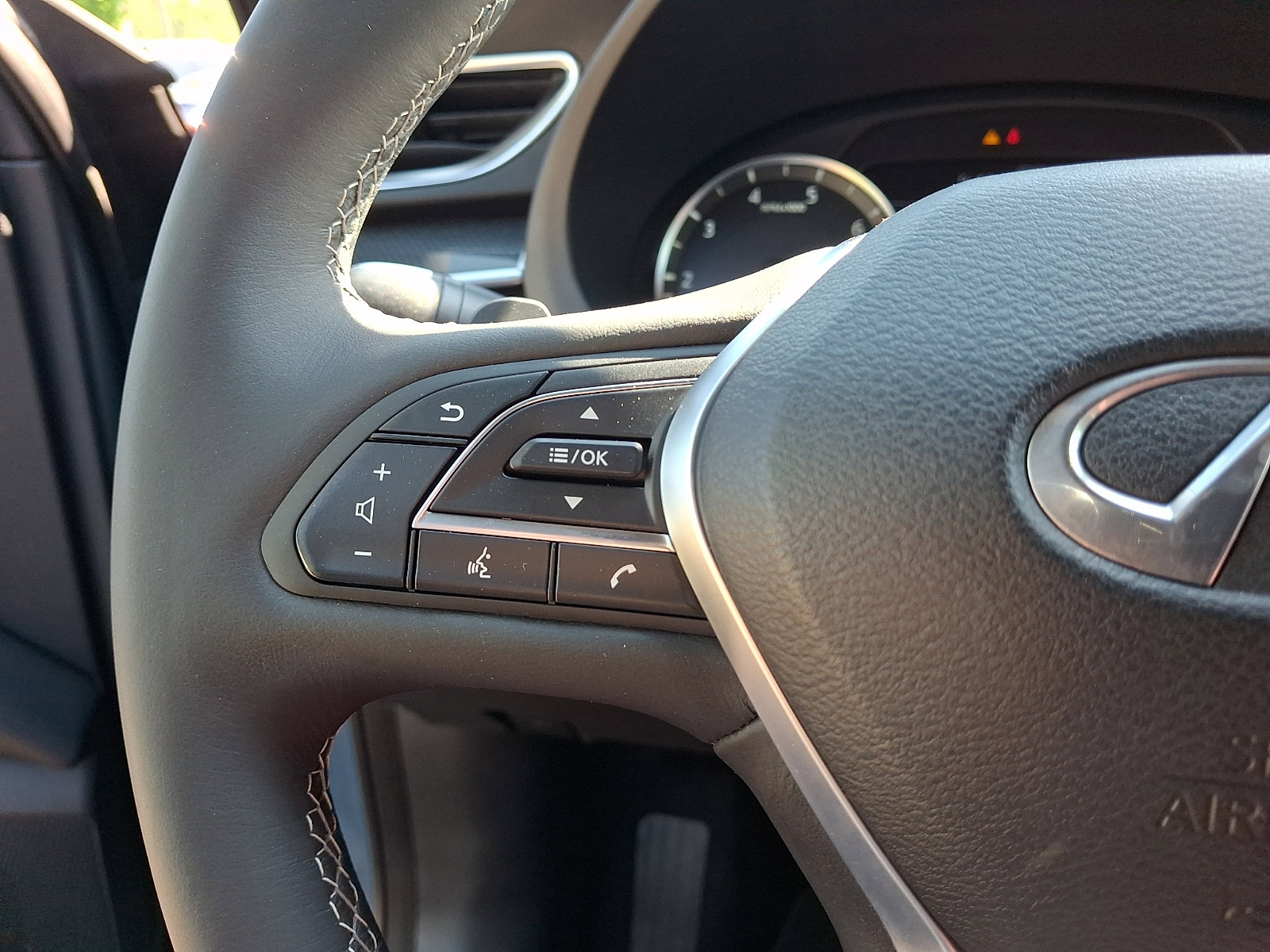Certified 2023 INFINITI QX50 Sport w/ Cargo Package FWD image 21